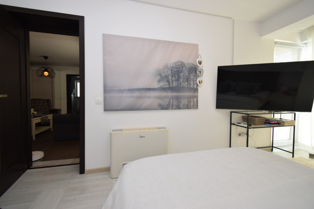 Casa – Bijuterie Arhitecturala cu Panouri Solare si Pompa de Caldura