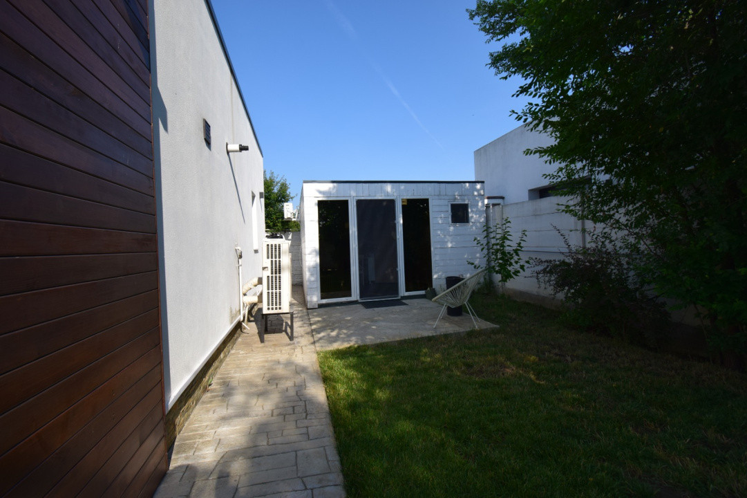 Casa – Bijuterie Arhitecturala cu Panouri Solare si Pompa de Caldura