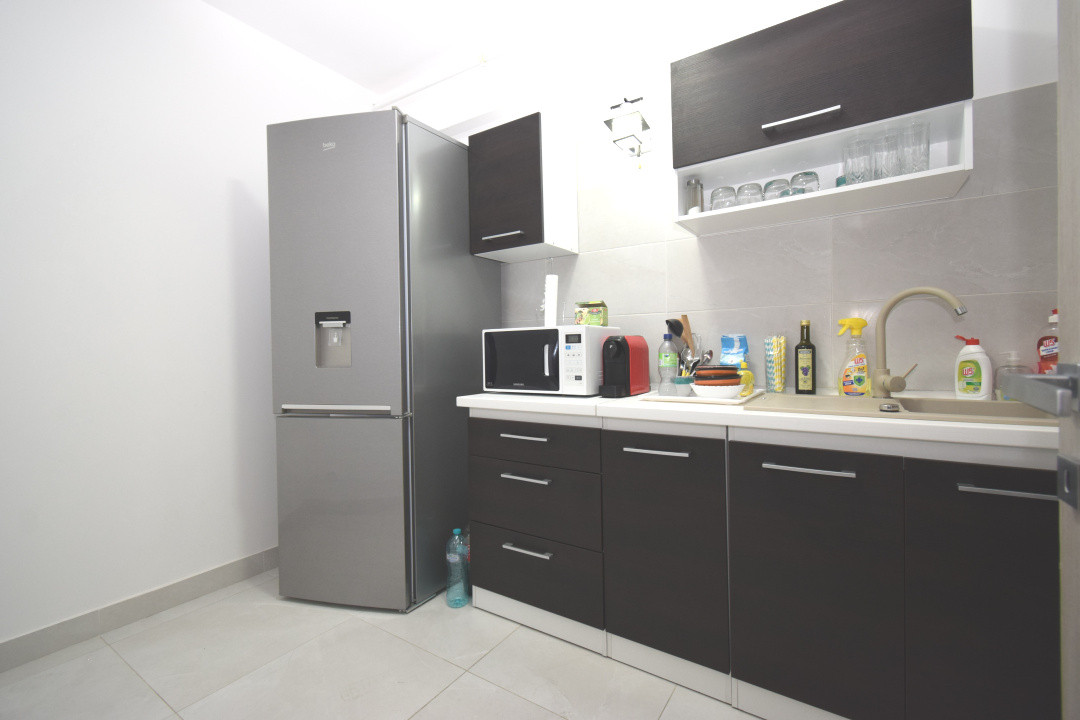 Apartament decomandat, bloc nou, complet mobilat, loc de parcare