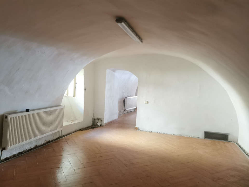 Spațiu comercial, 181mp, Centru Istoric Sibiu, 2 intrări stradale