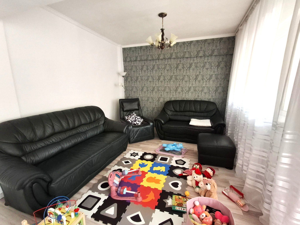 Apartament 1 Mai, 76 mp, et. 1