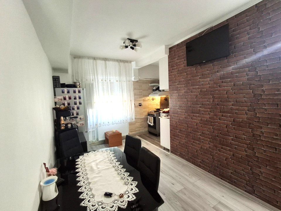 Apartament 1 Mai, 76 mp, et. 1