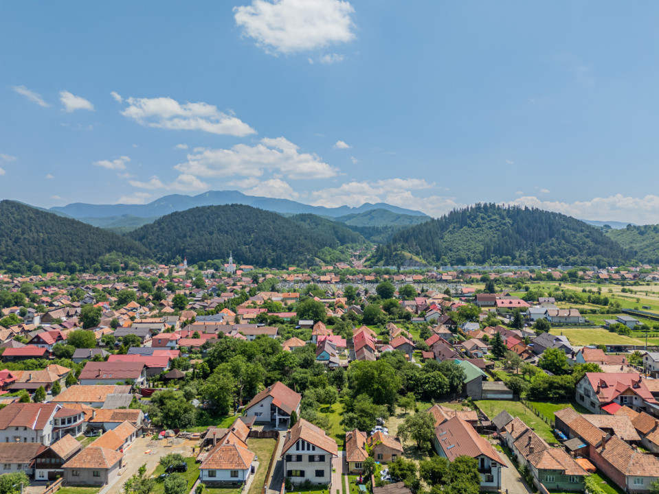 Proprietate cu potential, Rasnov, suprafata generoasa, pret bun,  COMISION 0%