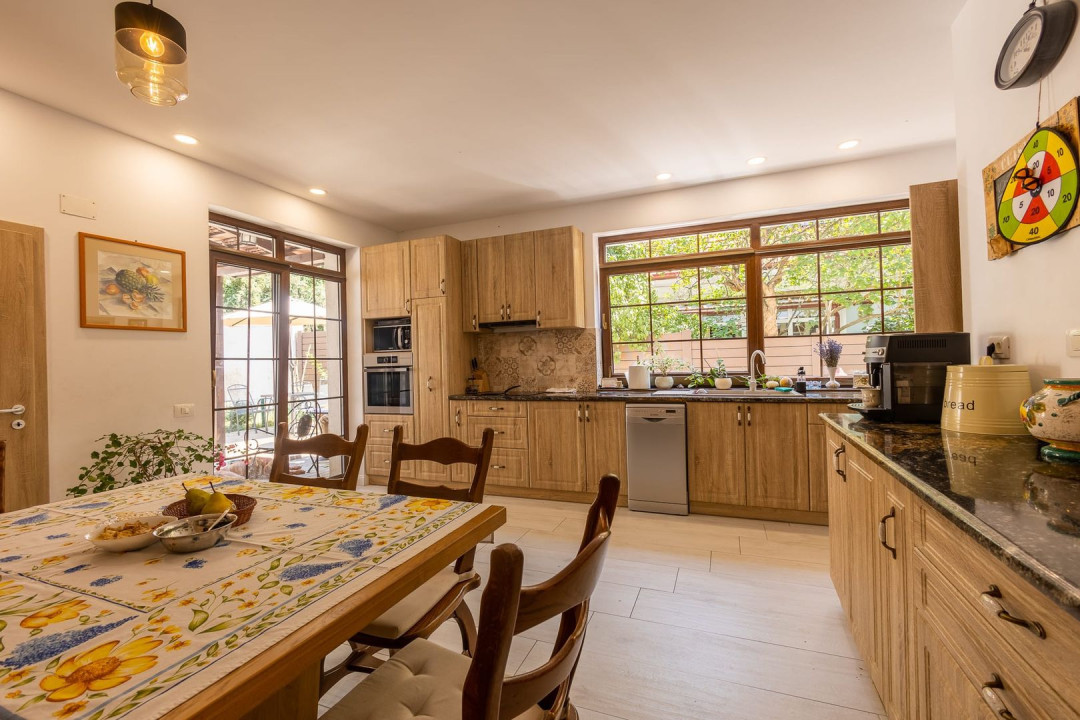 Casa moderna in inima Brasovului, COMISION 0%