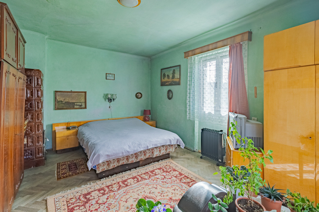 Casă de vânzare 5 camere în Brașov- teren 900 mp, COMISION 0%