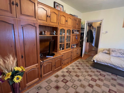 Apartament 2 camere | etaj 4 | zona Cedonia 