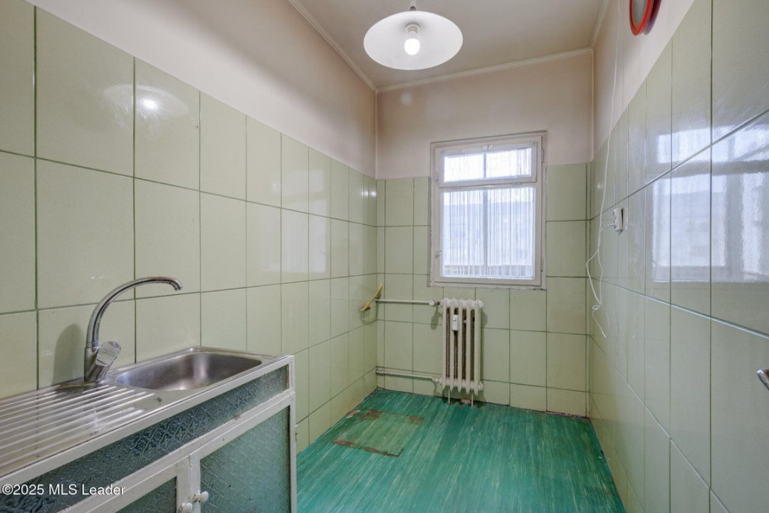 Garsoniera complet renovabila la metrou Dristor