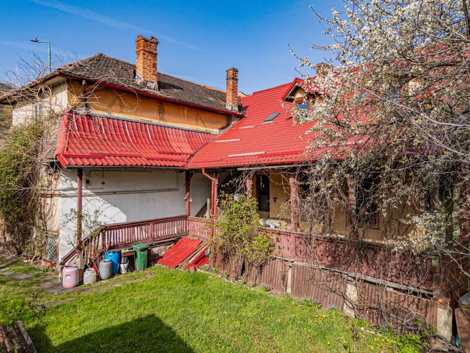 Casa de vanzare in Brasov, spatioasa, pentru renovat, COMISION 0%