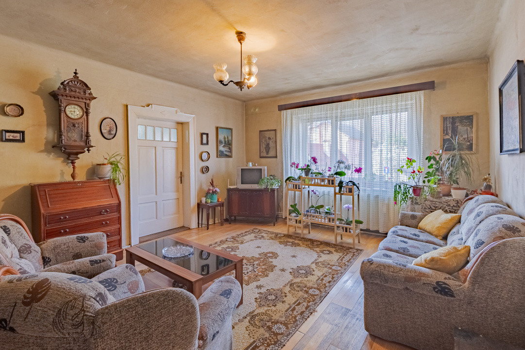 Casa de vanzare in Brasov, spatioasa, pentru renovat, COMISION 0%