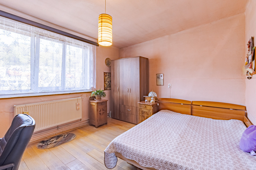 Casa de vanzare in Brasov, spatioasa, pentru renovat, COMISION 0%