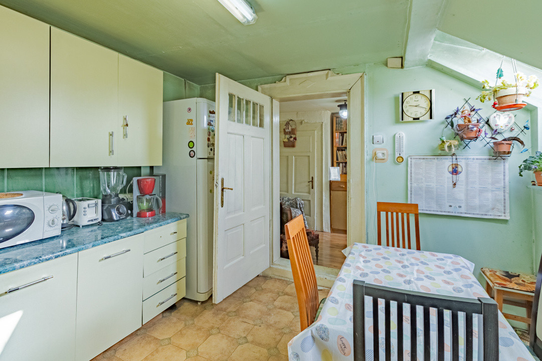 Casa de vanzare in Brasov, spatioasa, pentru renovat, COMISION 0%