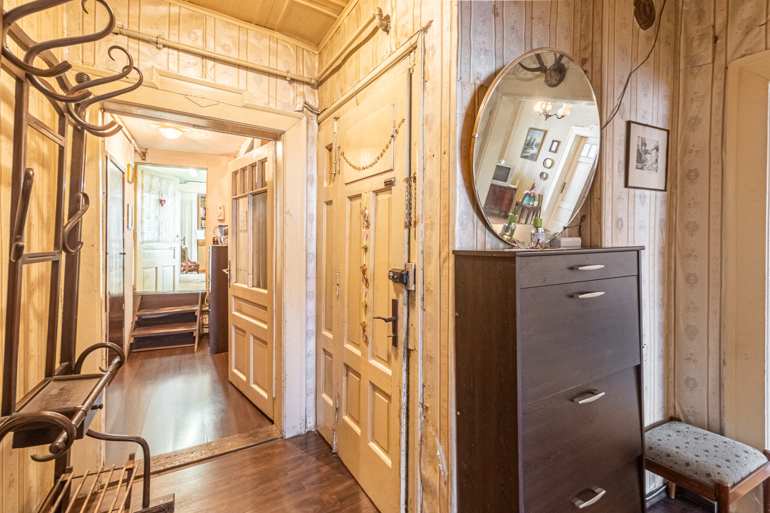 Casa de vanzare in Brasov, spatioasa, pentru renovat, COMISION 0%