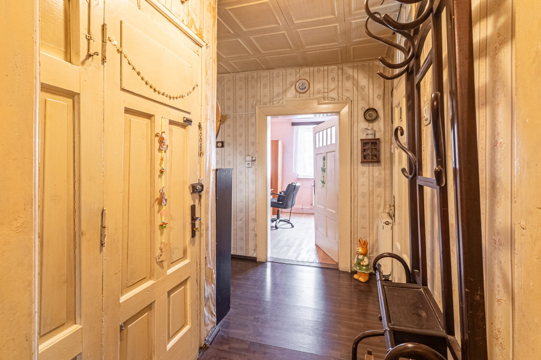 Casa de vanzare in Brasov, spatioasa, pentru renovat, COMISION 0%