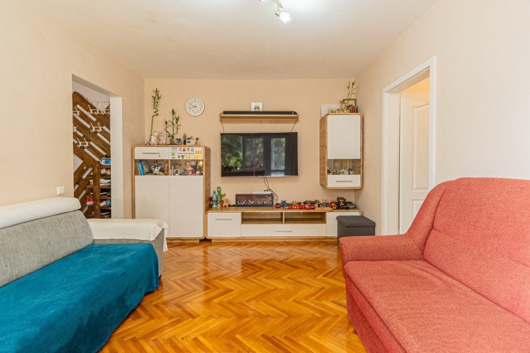 Vânzare apartament cu 3 camere, mobilat și utilat, strada Neptun