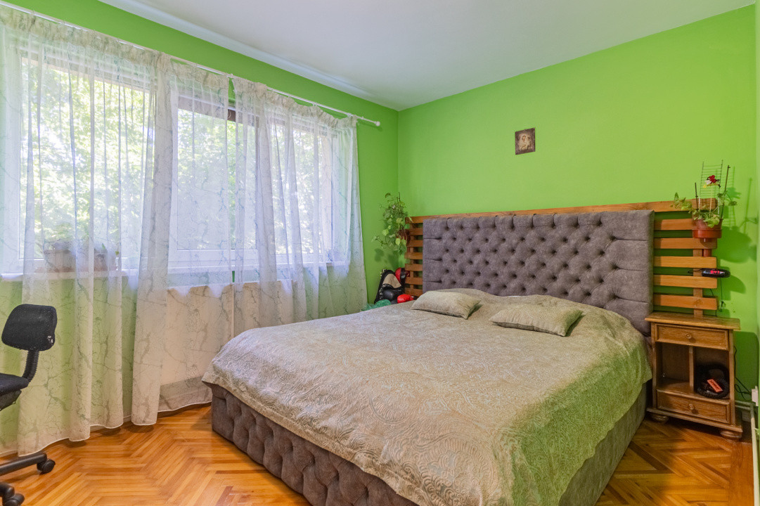Vânzare apartament cu 3 camere, mobilat și utilat, strada Neptun