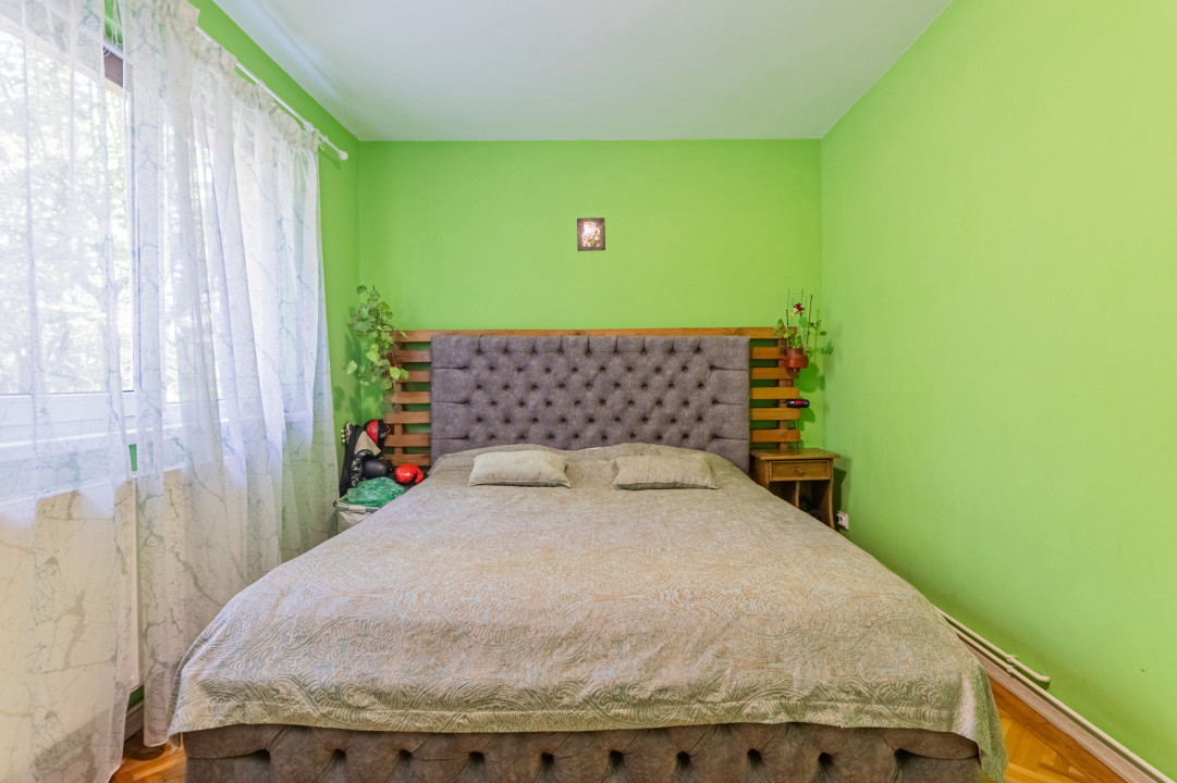 Vânzare apartament cu 3 camere, mobilat și utilat, strada Neptun
