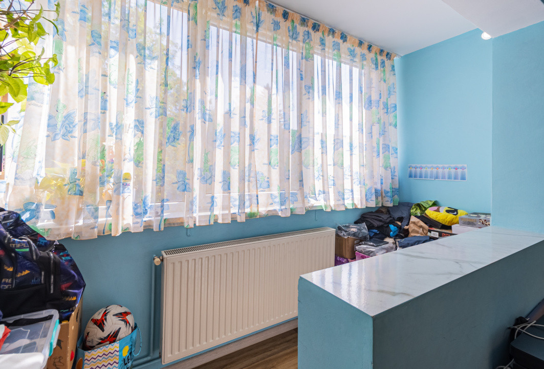 Vânzare apartament cu 3 camere, mobilat și utilat, strada Neptun