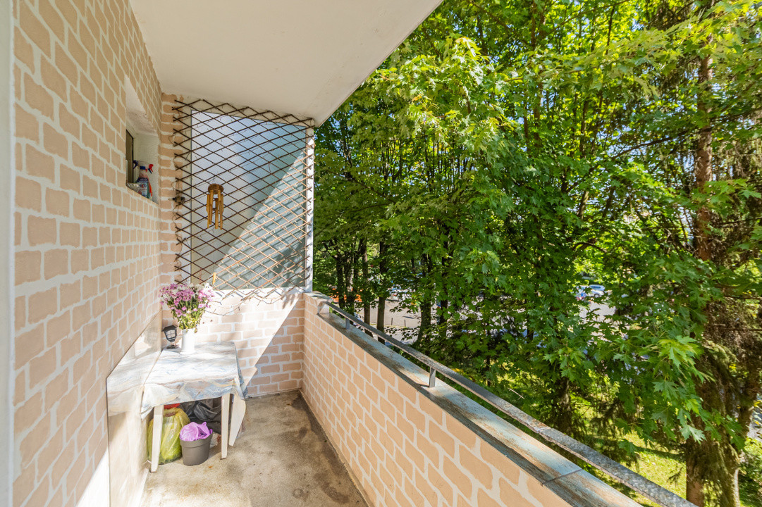 Vânzare apartament cu 3 camere, mobilat și utilat, strada Neptun