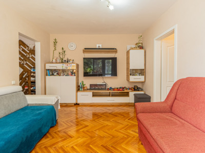 Vânzare apartament cu 3 camere, mobilat și utilat, strada Neptun