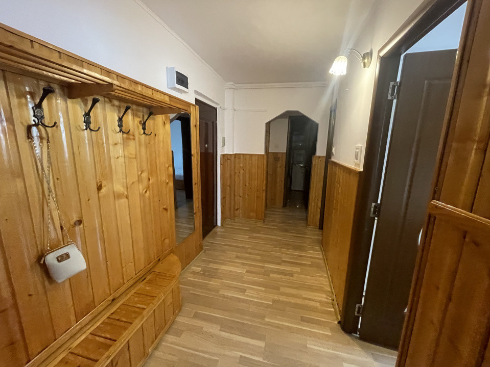 Inchiriere apartament 2 camere -zona Tractorul , Coresi