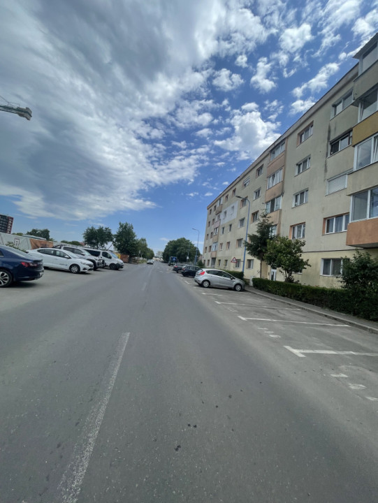 Inchiriere apartament 2 camere -zona Tractorul , Coresi