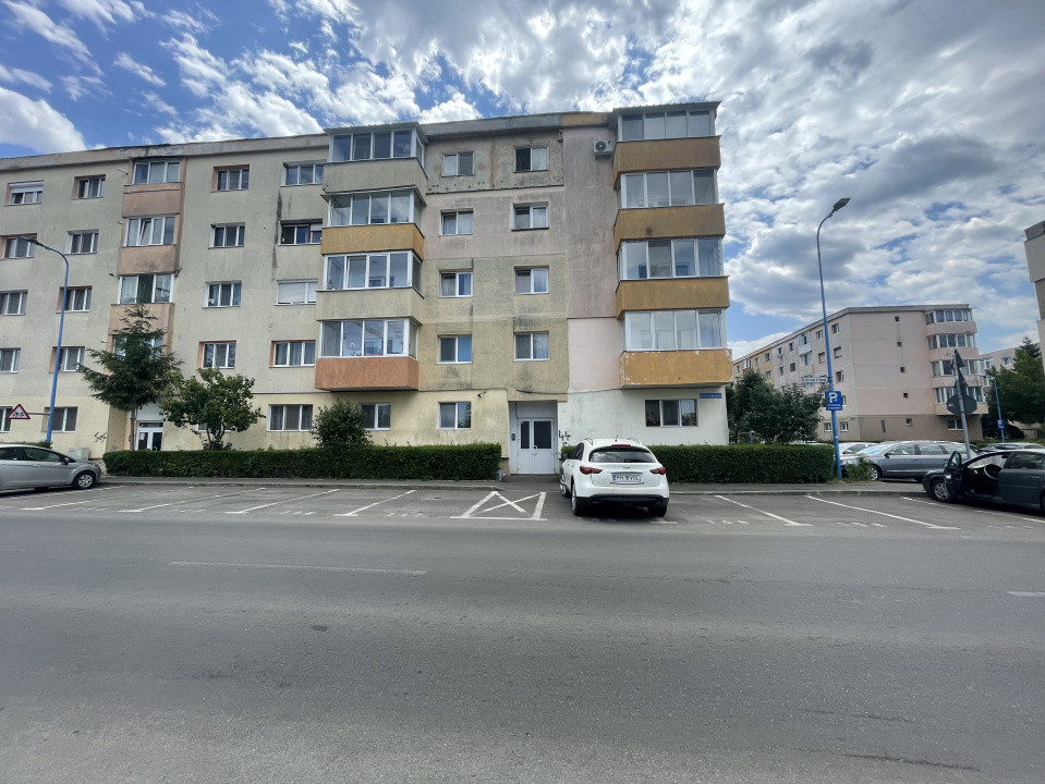 Inchiriere apartament 2 camere -zona Tractorul , Coresi