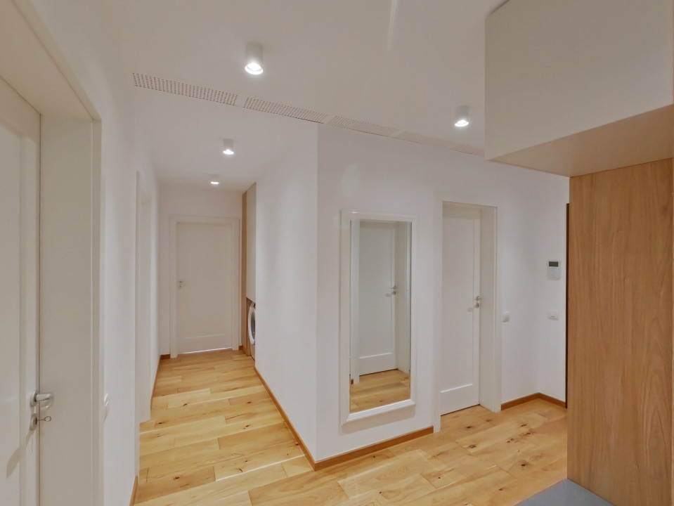 Prima Închiriere! Apartament Premium cu 3 Camere în Urban Plaza