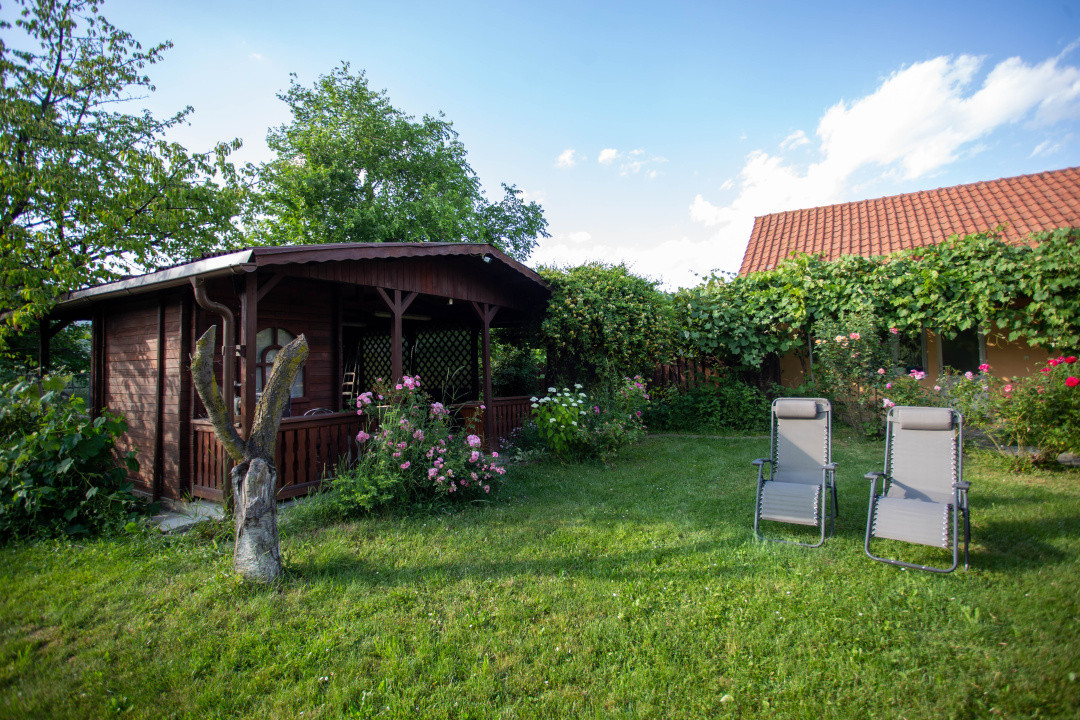 Casă cu 10 camere de vânzare, potențial rezidențial/turistic, COMISION 0%