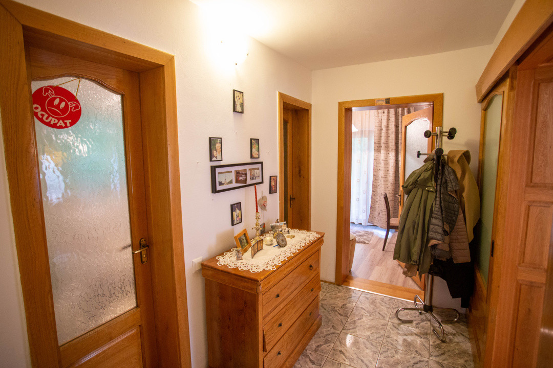 Casă cu 10 camere de vânzare, potențial rezidențial/turistic, COMISION 0%
