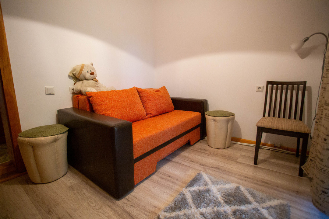 Casă cu 10 camere de vânzare, potențial rezidențial/turistic, COMISION 0%