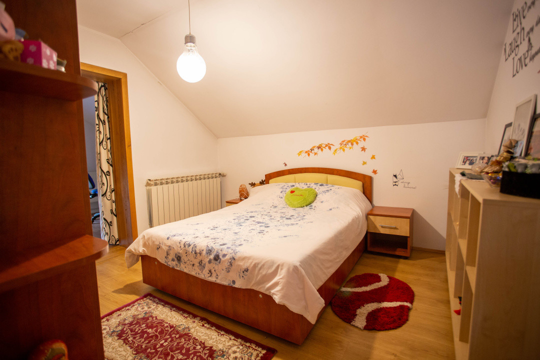 Casă cu 10 camere de vânzare, potențial rezidențial/turistic, COMISION 0%