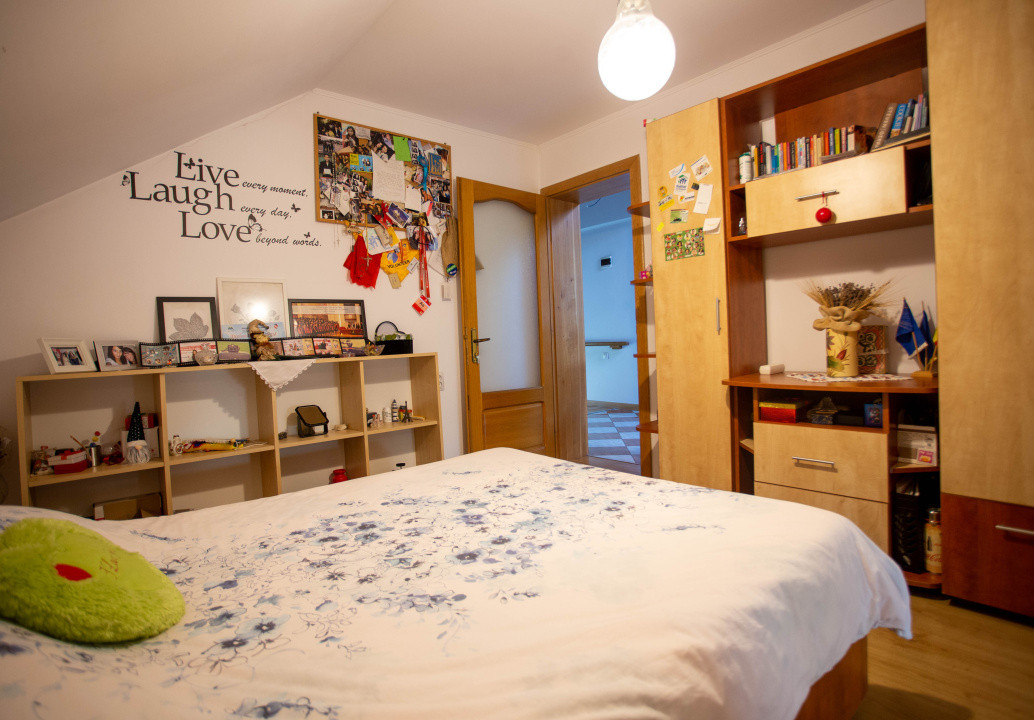 Casă cu 10 camere de vânzare, potențial rezidențial/turistic, COMISION 0%