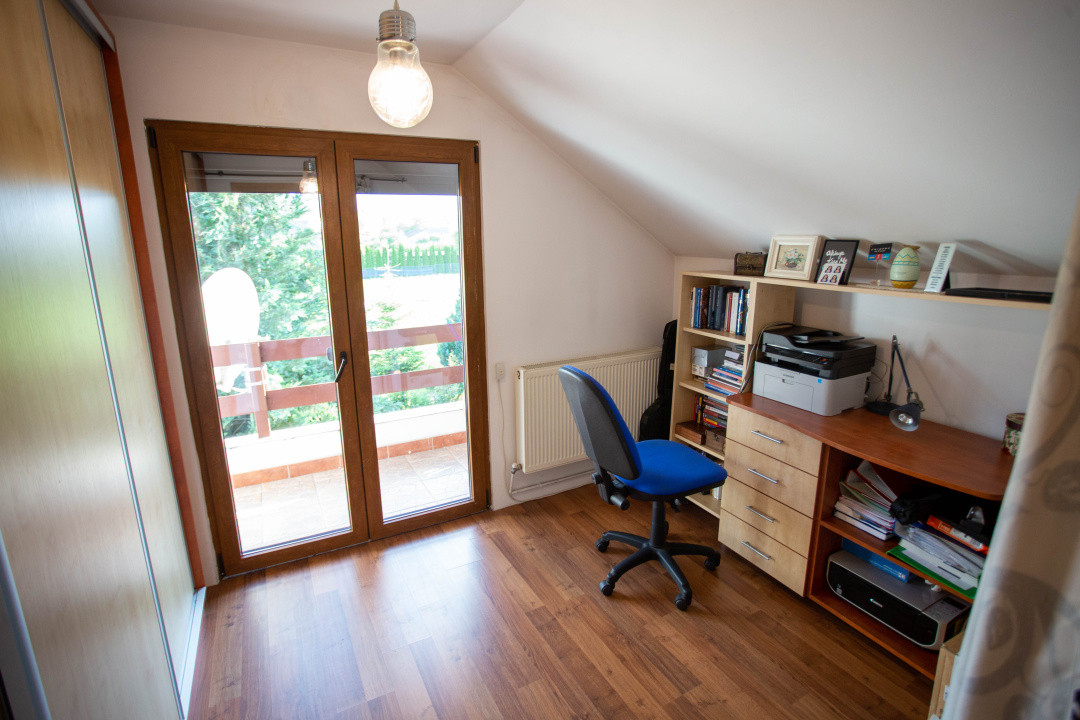 Casă cu 10 camere de vânzare, potențial rezidențial/turistic, COMISION 0%