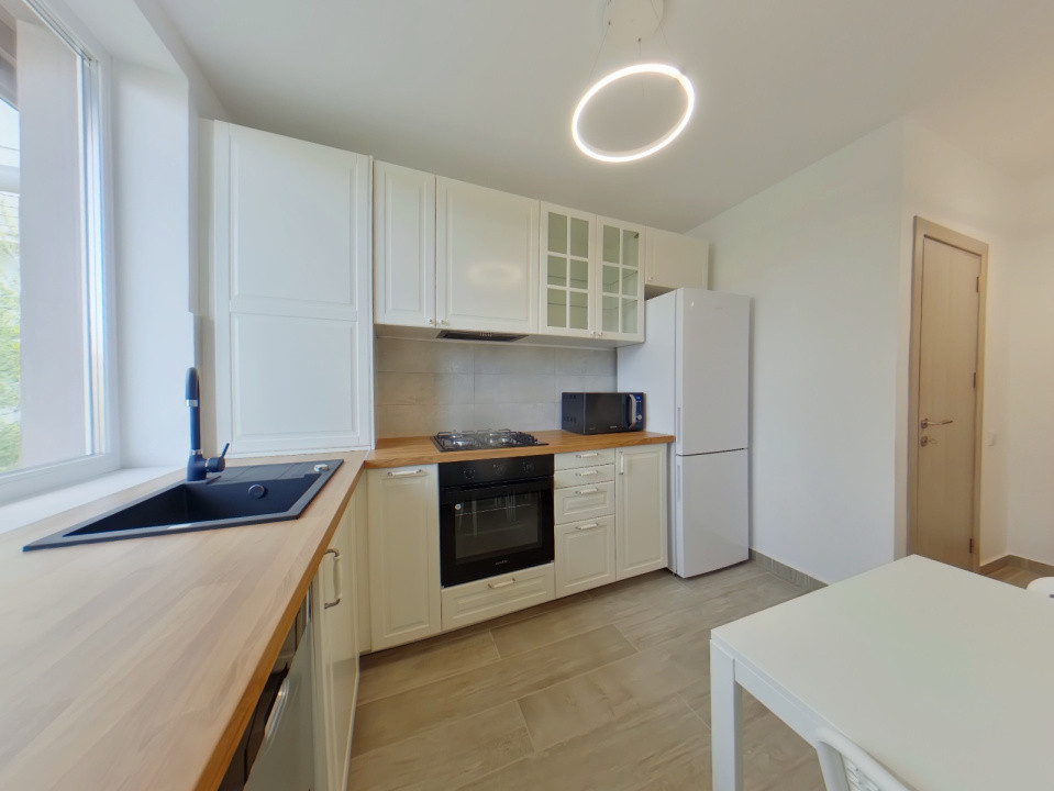 Închiriere apartament cu 2 camere, renovat si spatios - Strada Lungă