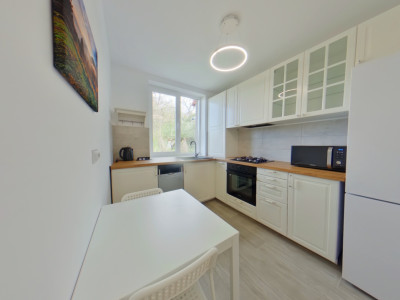 Închiriere apartament cu 2 camere, renovat si spatios - Strada Lungă