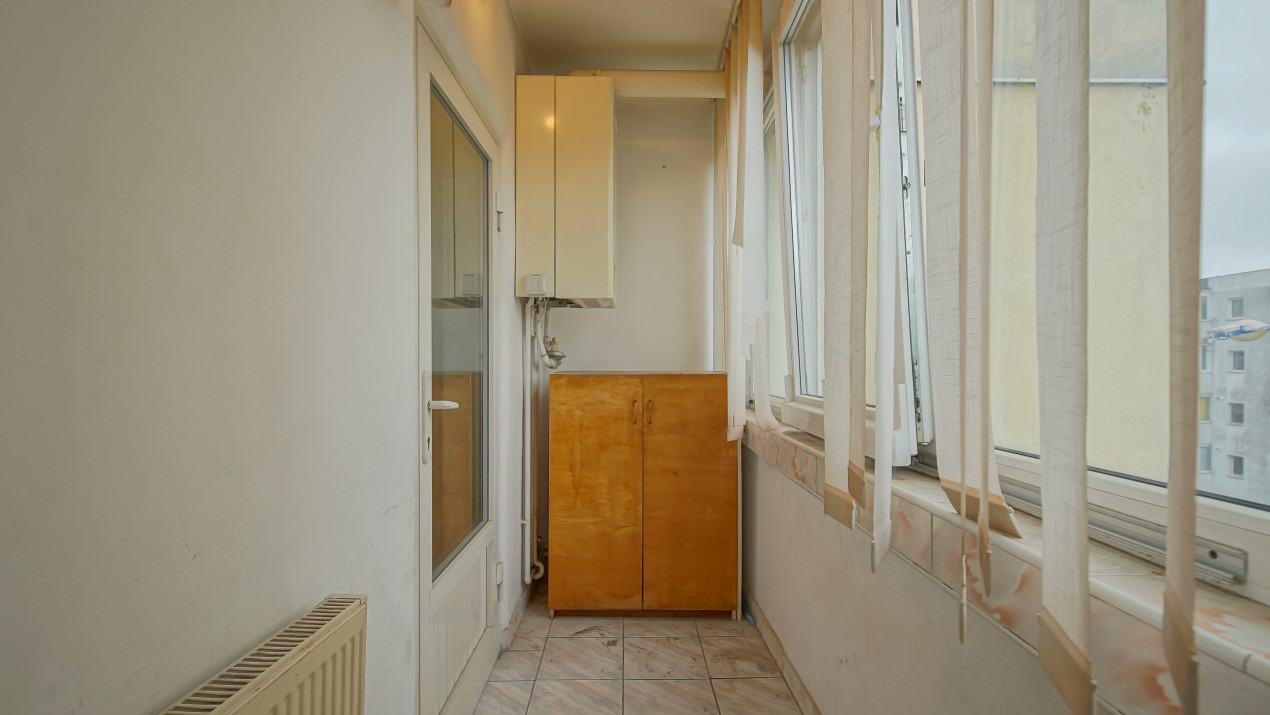 Vânzare apartament cu 3 camere, strada Pârâului, zona Răcădău