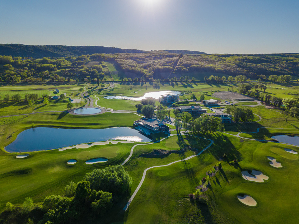 ZALA SPRINGS GOLF RESORT – Un univers dedicat rafinamentului și investiției