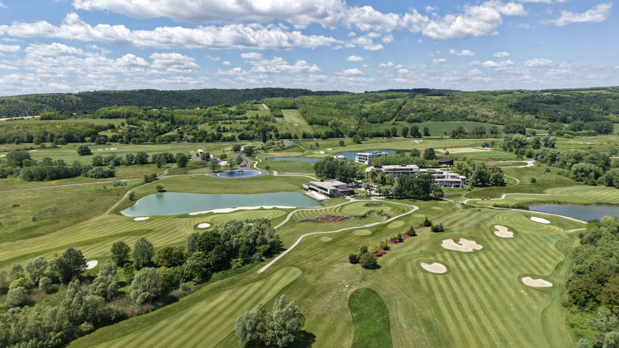 ZALA SPRINGS GOLF RESORT – Un univers dedicat rafinamentului și investiției