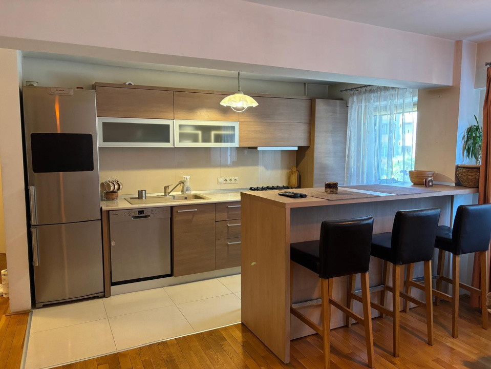 De închiriat – Apartament 3 camere, modern, etaj 1 | Bulevardul Vasile Milea