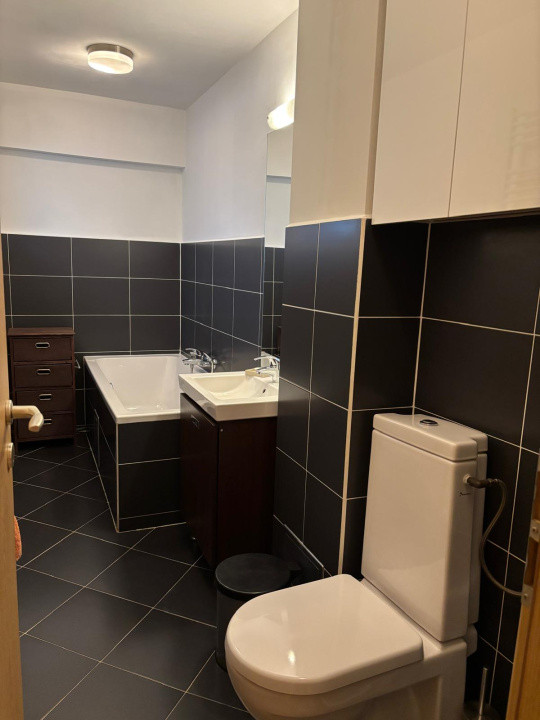De închiriat – Apartament 3 camere, modern, etaj 1 | Bulevardul Vasile Milea