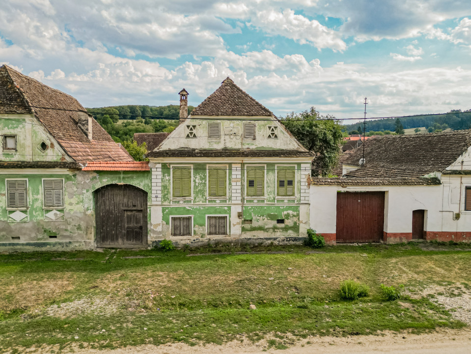 Casă de vânzare săsească, 4 camere, lângă Viscri – județul Brașov | COMISION 0%!