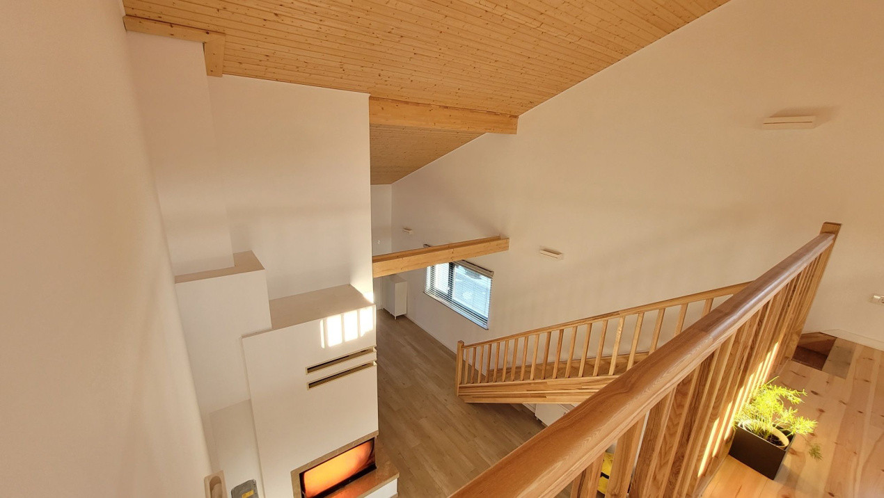 Casă modernă de închiriat, cu garaj generos – Tocile, Sadu