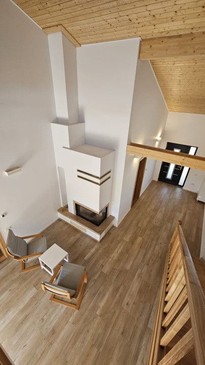 Casă modernă de închiriat, cu garaj generos – Tocile, Sadu