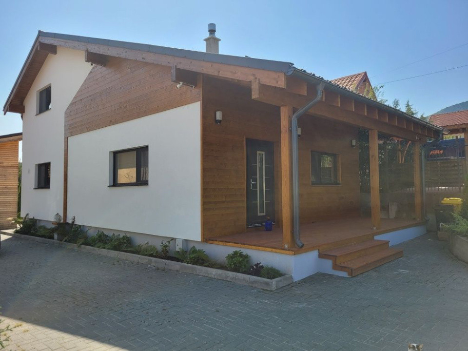 Casă modernă de închiriat, cu garaj generos – Tocile, Sadu