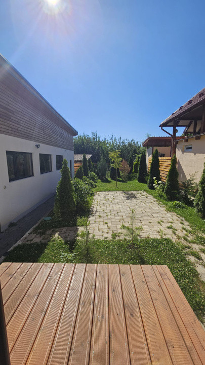 Casă modernă de închiriat, cu garaj generos – Tocile, Sadu