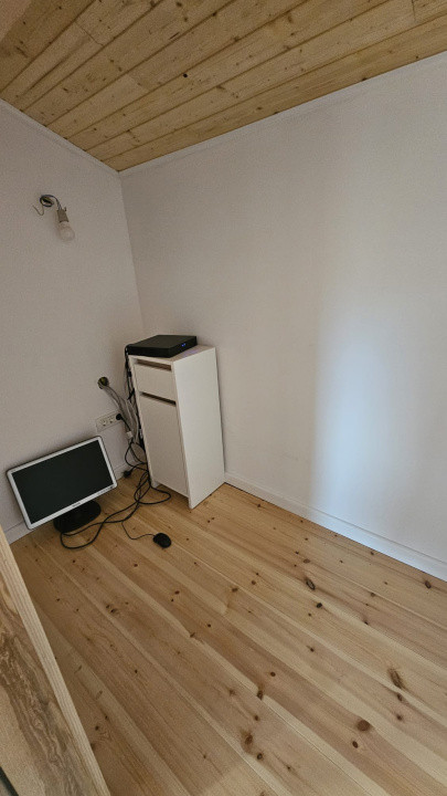 Casă modernă de închiriat, cu garaj generos – Tocile, Sadu