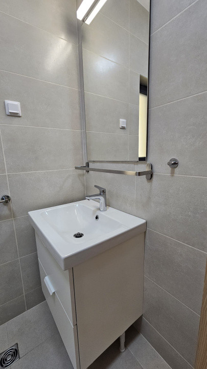 Casă modernă de închiriat, cu garaj generos – Tocile, Sadu