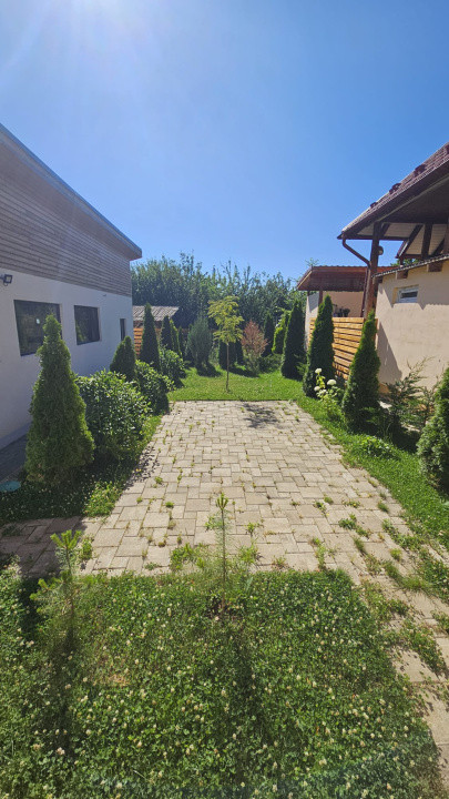 Casă modernă de închiriat, cu garaj generos – Tocile, Sadu