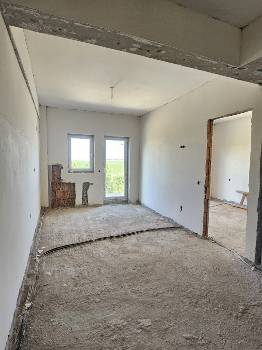 Apartament de 3 camere pe două niveluri, predare la cheie – Cartier Turnișor