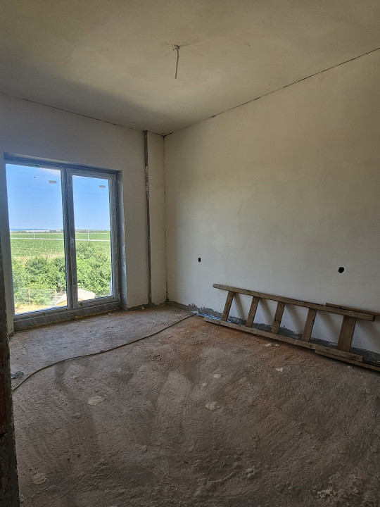 Apartament de 3 camere pe două niveluri, predare la cheie – Cartier Turnișor